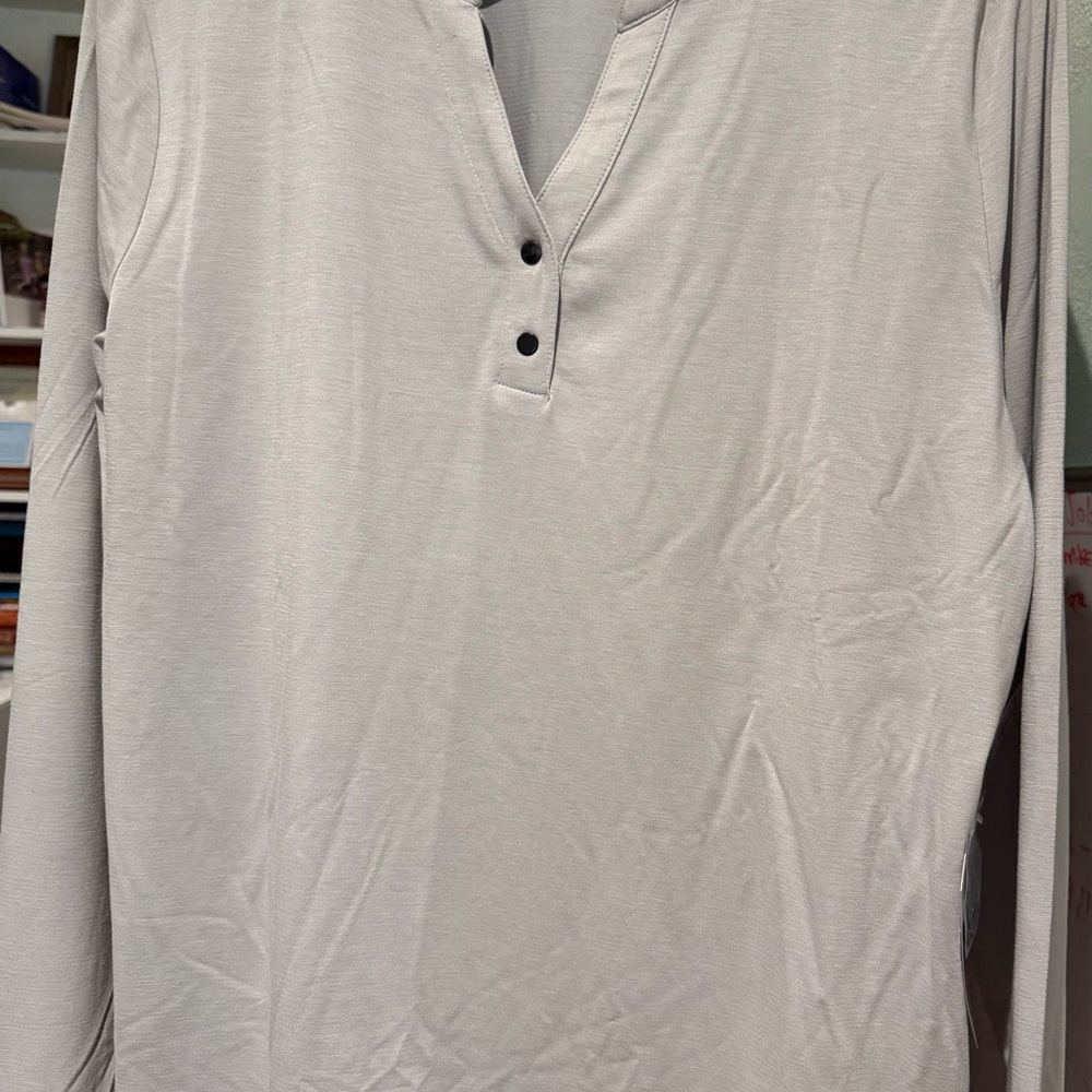 Women’s Light Gray Long Sleeve Shirt